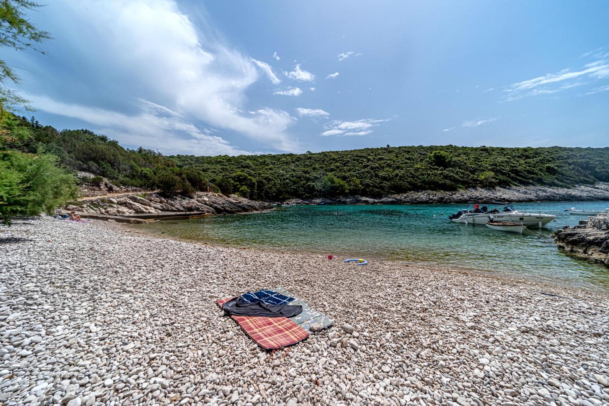 Seaside House For Families With Children Cove Rasohatica, Korcula - 4386 ลุมบาร์ดา ภายนอก รูปภาพ